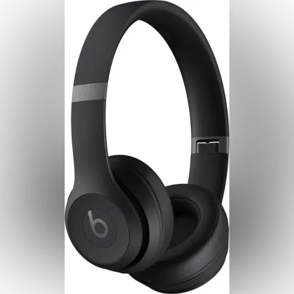 Beats Black Wireless Headphones Solo 4